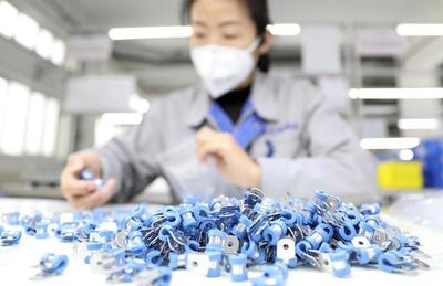 遼寧大連:民營(yíng)裝備制造企業(yè)開(kāi)足馬力促生產(chǎn)