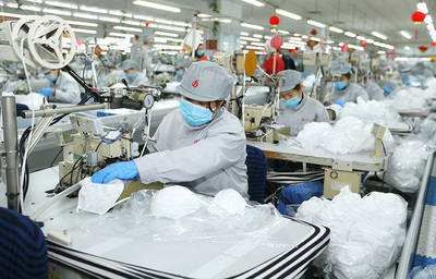 山東即墨:紡織企業(yè)轉(zhuǎn)產(chǎn)口罩 助力新冠肺炎防控